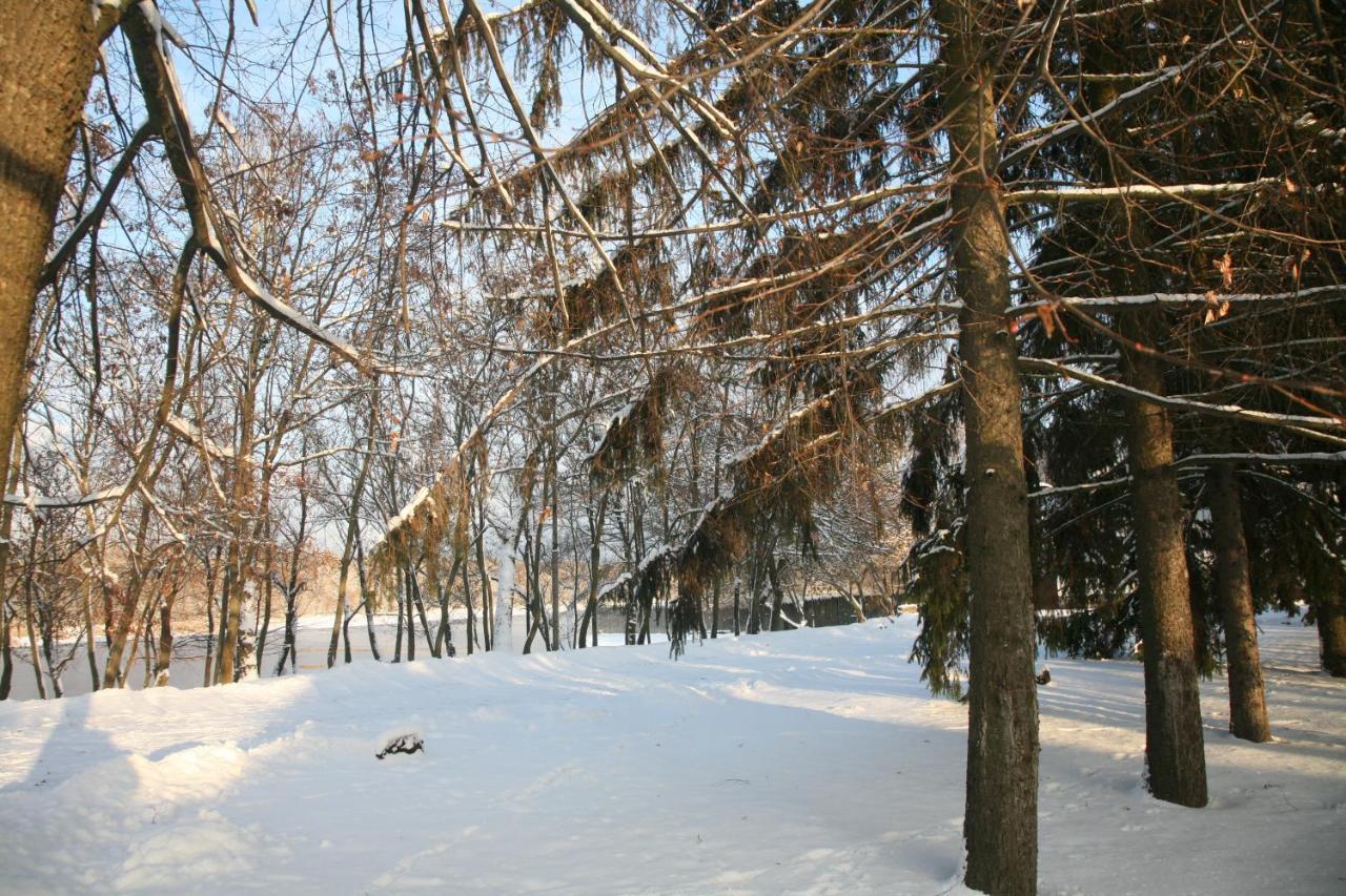 Гостинний Двір На Хуторі Хрещатик Exterior foto