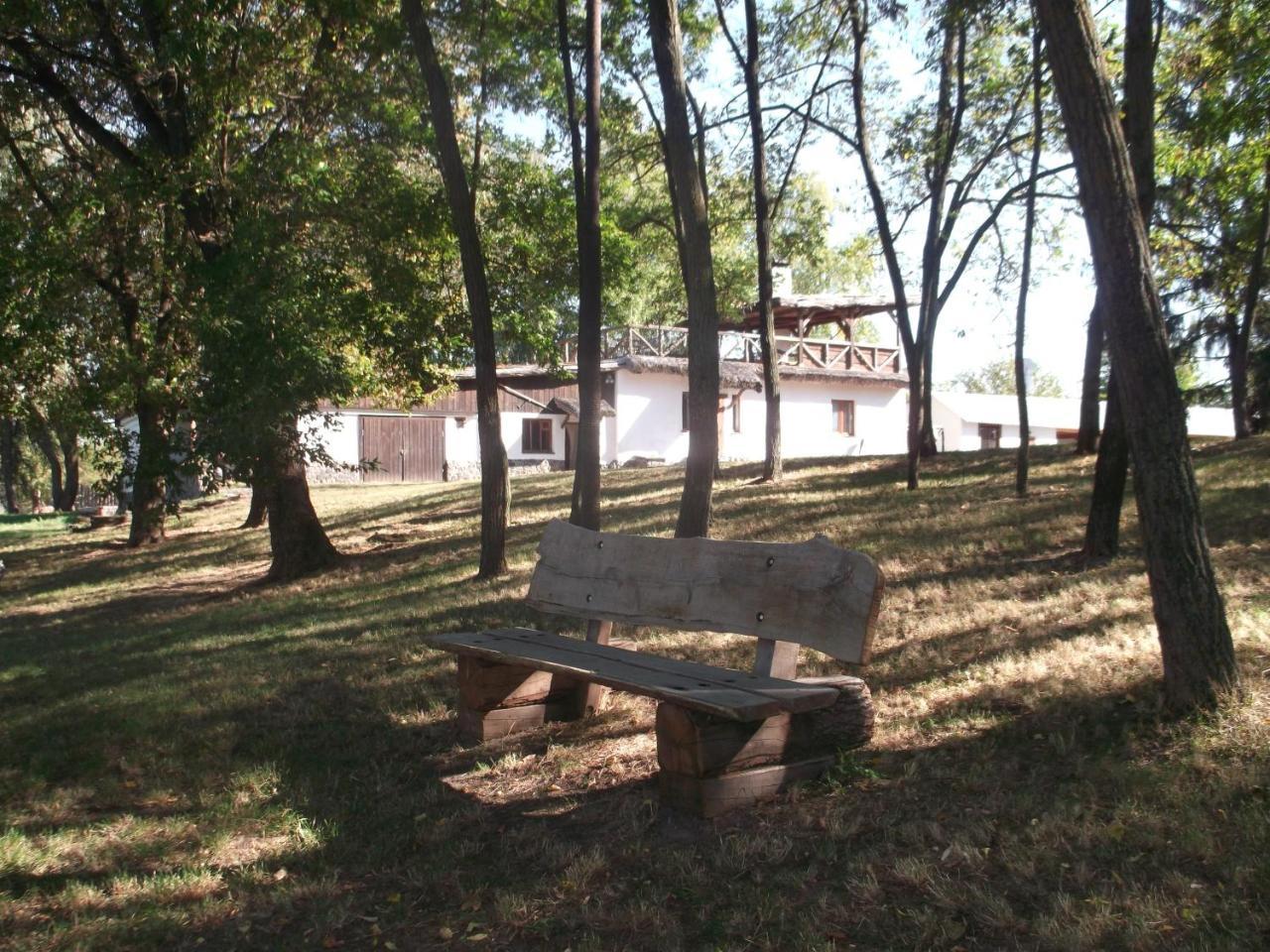 Гостинний Двір На Хуторі Хрещатик Exterior foto