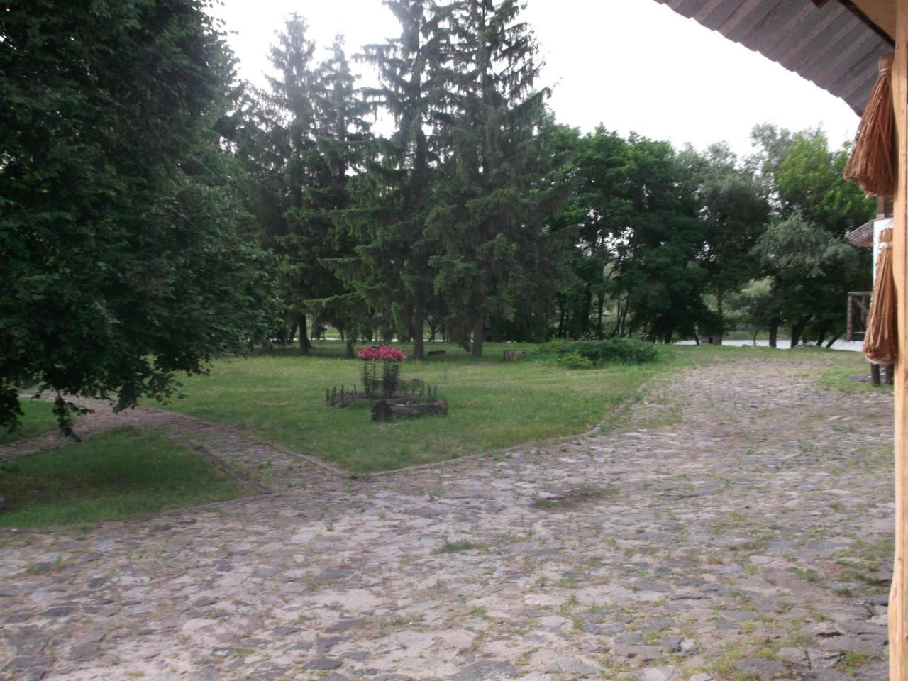 Гостинний Двір На Хуторі Хрещатик Exterior foto