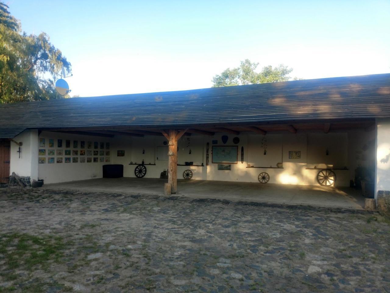 Гостинний Двір На Хуторі Хрещатик Exterior foto