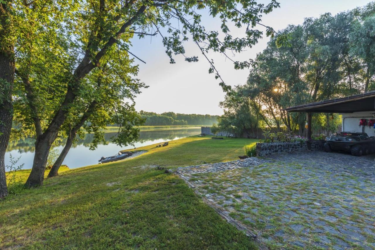 Гостинний Двір На Хуторі Хрещатик Exterior foto